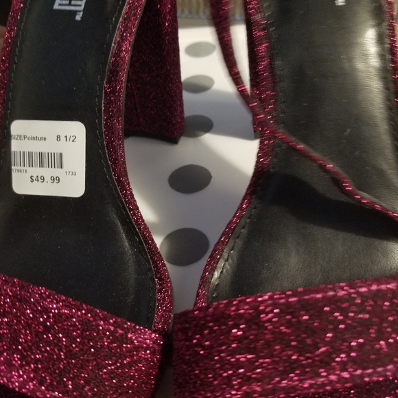 Never worn beautiful pink Sandals 8 - Picture 4 of 4